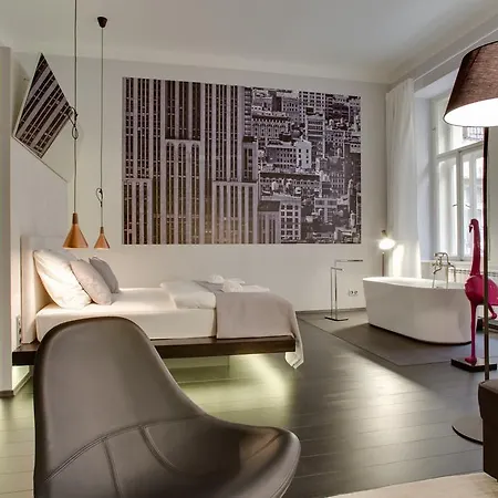 Luxurious Loft Old Town Apartment *